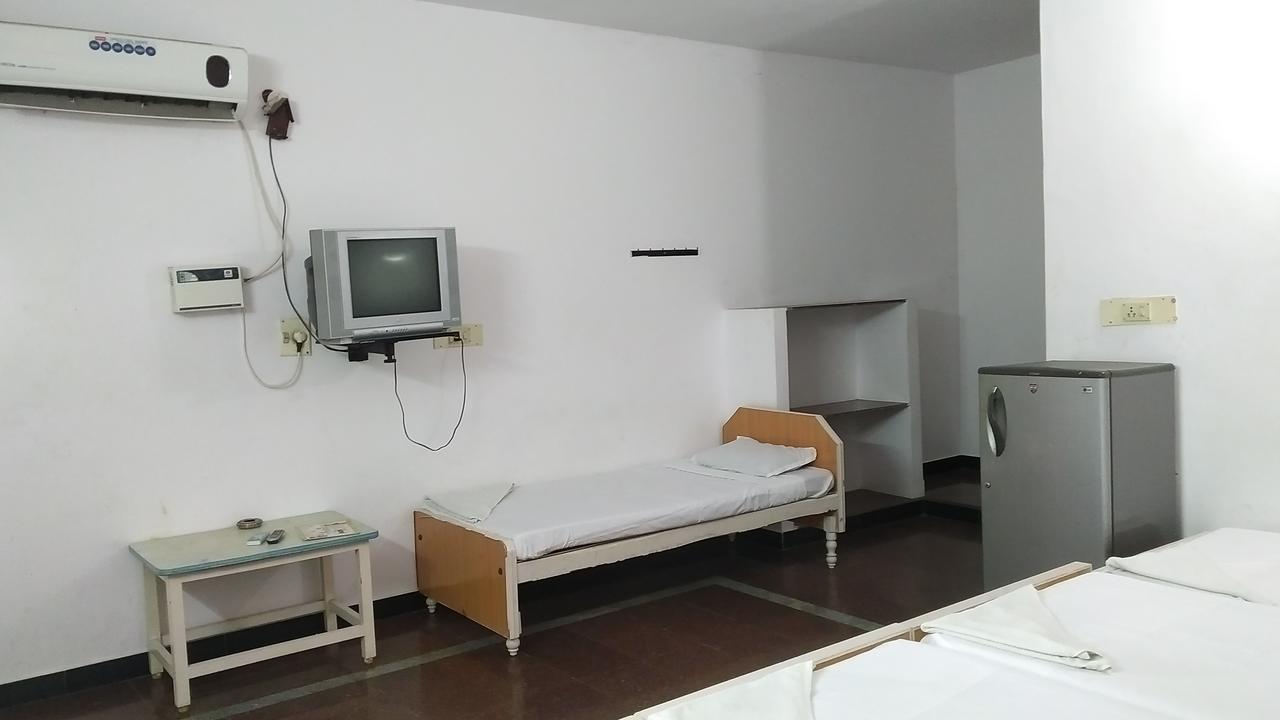Seashore Garden Beach Resort Канчипурам Екстериор снимка
