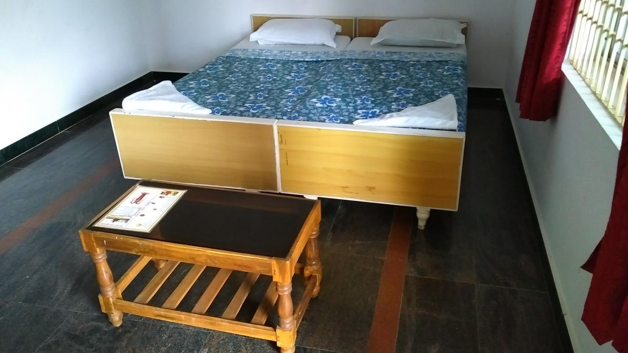 Seashore Garden Beach Resort Канчипурам Екстериор снимка