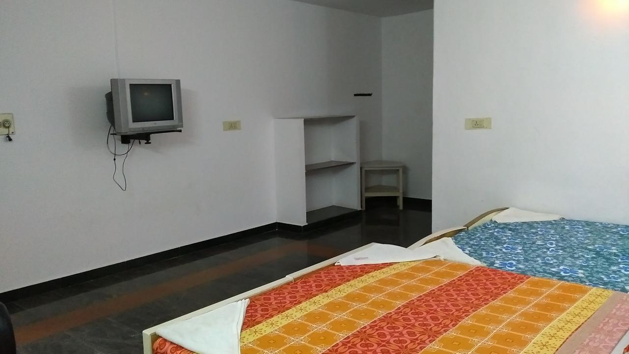 Seashore Garden Beach Resort Канчипурам Екстериор снимка